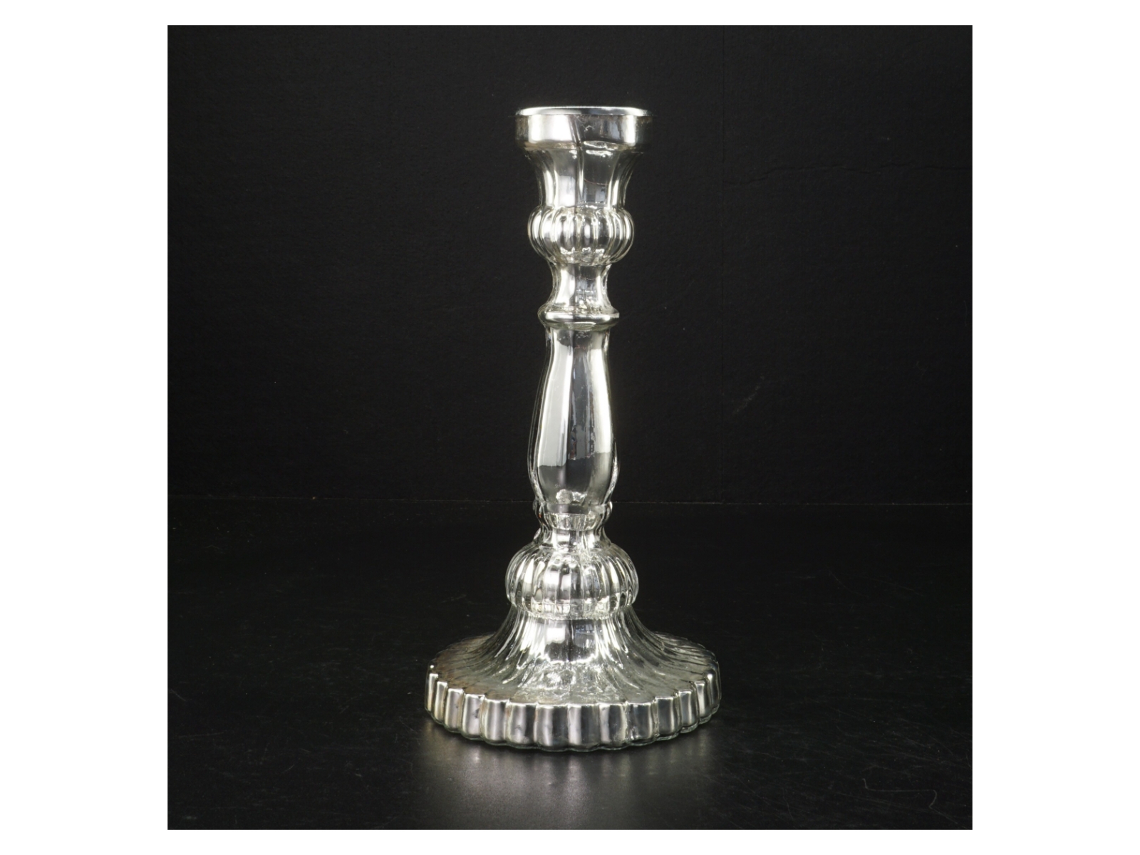 Glas lysestage (str. H. 22 cm)