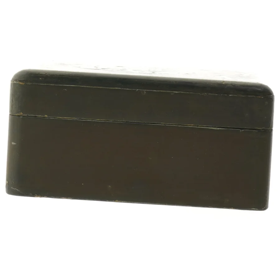 Vintage trææske med præget dekoration (str. 20 x 14,5 x 9 cm)