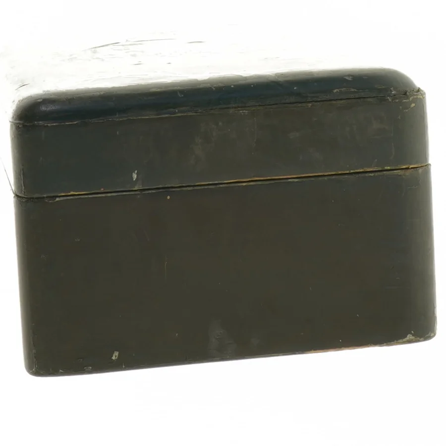 Vintage trææske med præget dekoration (str. 20 x 14,5 x 9 cm)