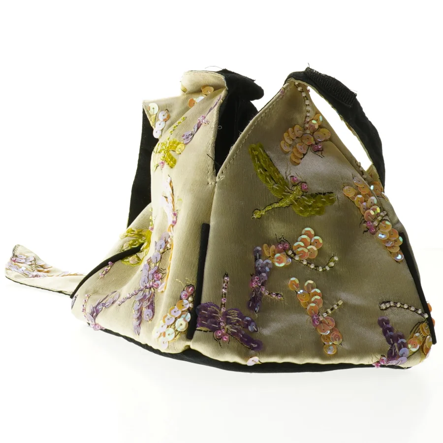 Broderet stoftaske (str. 15 x 15 cm)