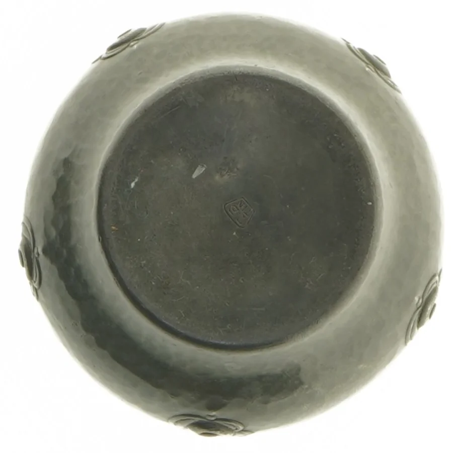 Gl. vase med tin(str. 14 cm)