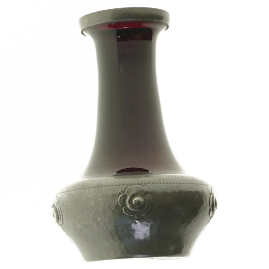 Gl. vase med tin(str. 14 cm)