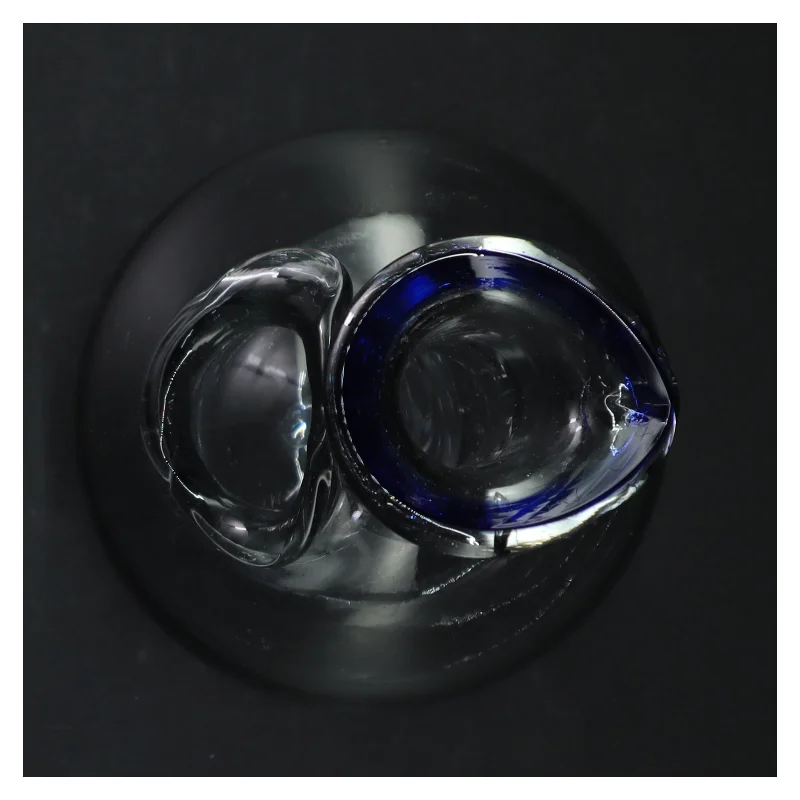 Karaffel med blå kant (str. H. 26 cm)