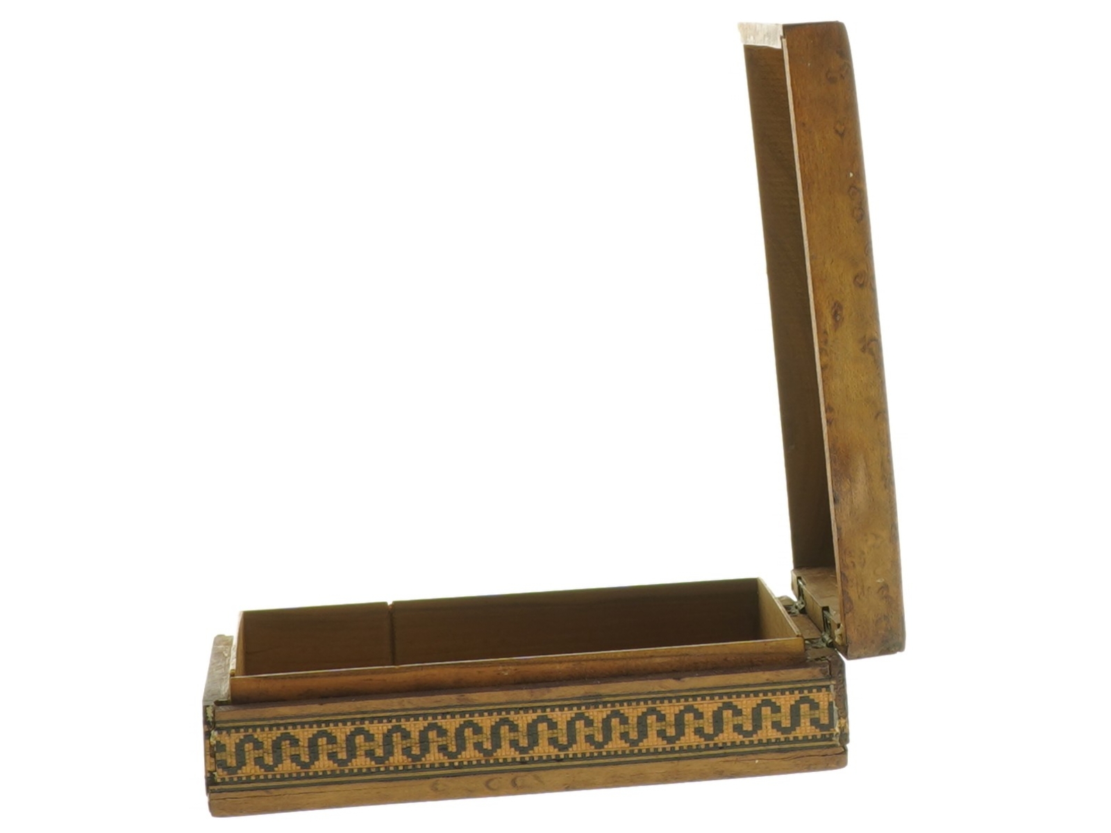 Gl. Trææske med engle på låg (str. 14 x 9 x 4 cm)