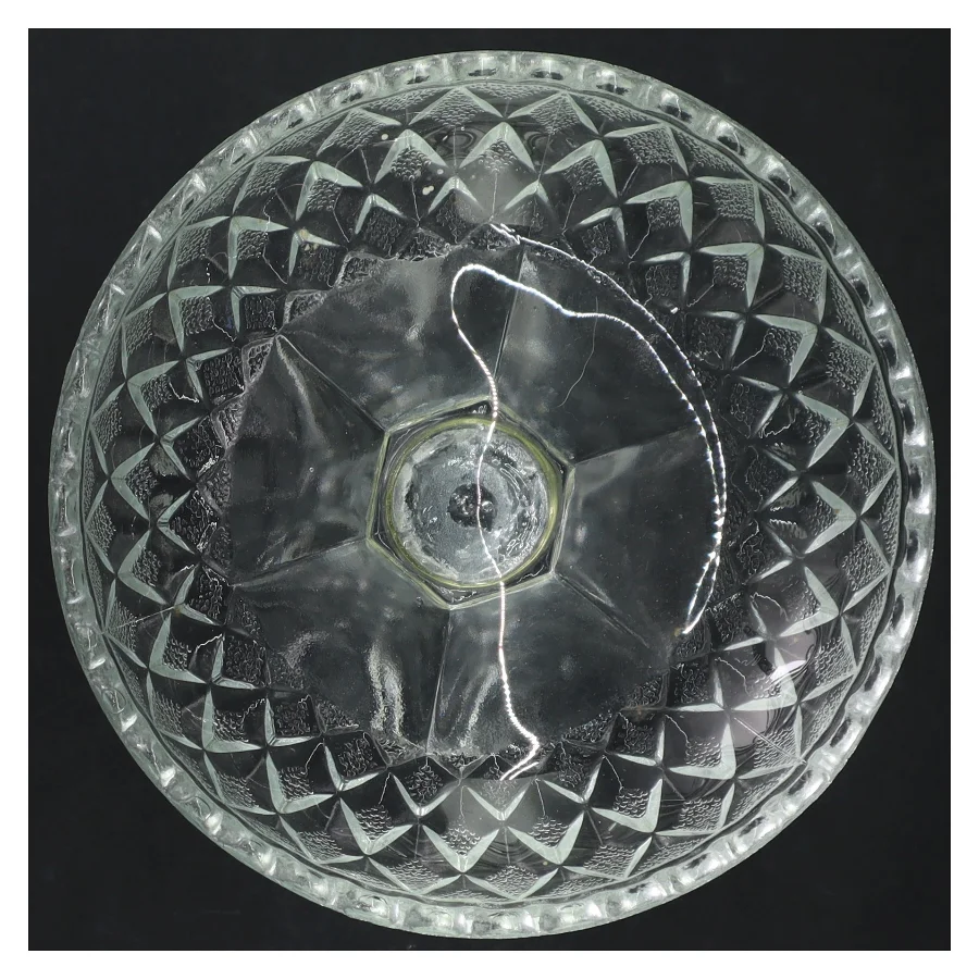 Glasskål på fod (str. H. 17 cm. ø. 15 cm)