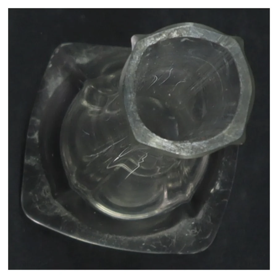 Gammel glasvase (str. H. 20 cm)