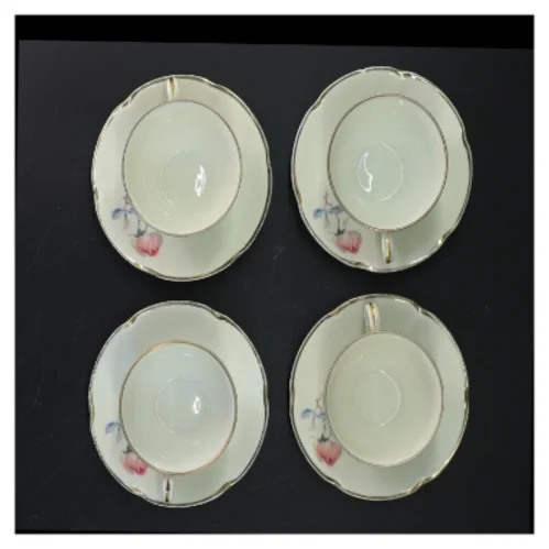 Porcelænstekopper med underkopper (str. Ø 13 cm og ø 8 cm x 5 cm)