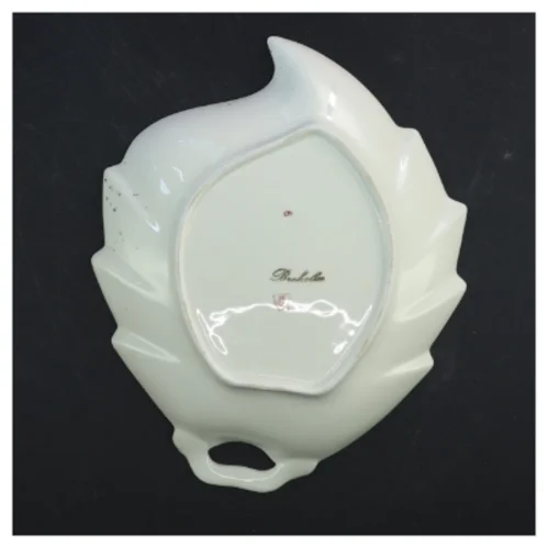 Oval broholmskål med blomsterdesign fra Broholm (str. 22,5x17 cm)