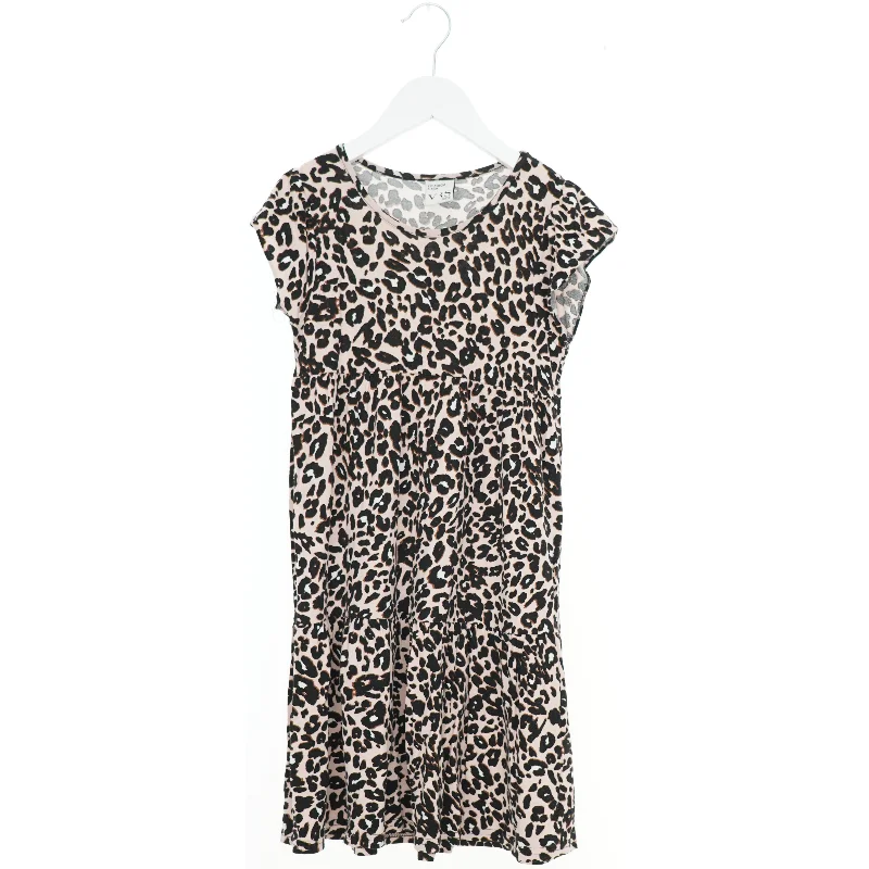 Leopardmønstret kjole fra VRS (str. 122)