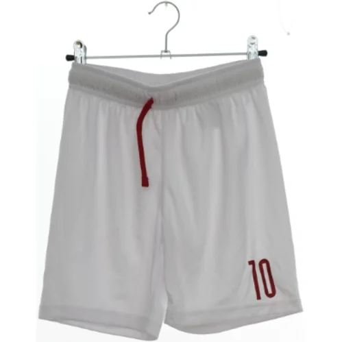 Hvide sports shorts med tryk fra H&M (str. 134)