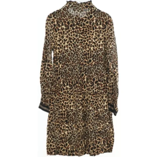 Kjole med leopardmønster fra Name It (str. 128) 