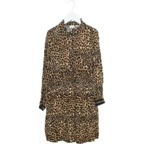 Kjole med leopardmønster fra Name It (str. 128) 