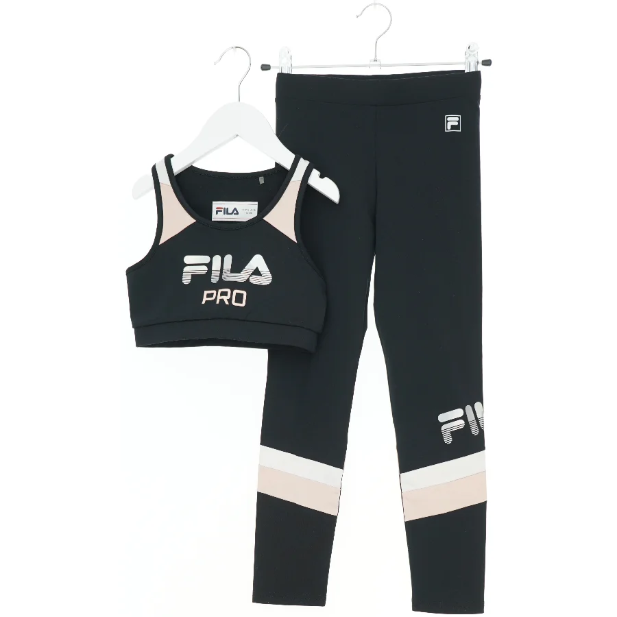 Træningssæt fra FILA (str. 122)