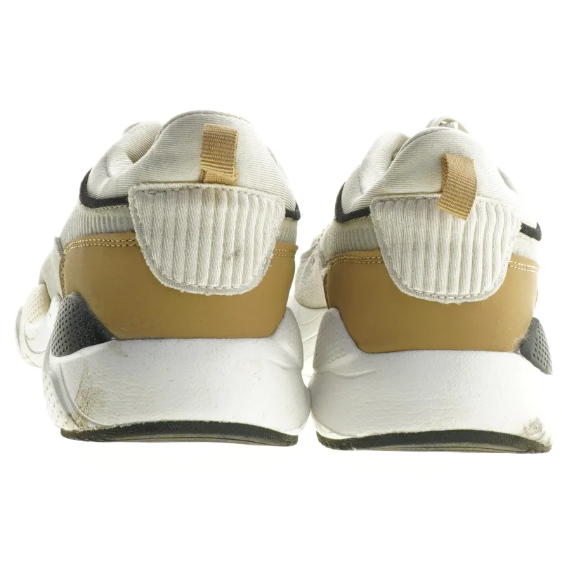 Hvide og beige sneakers fra Kool (str. 32 )