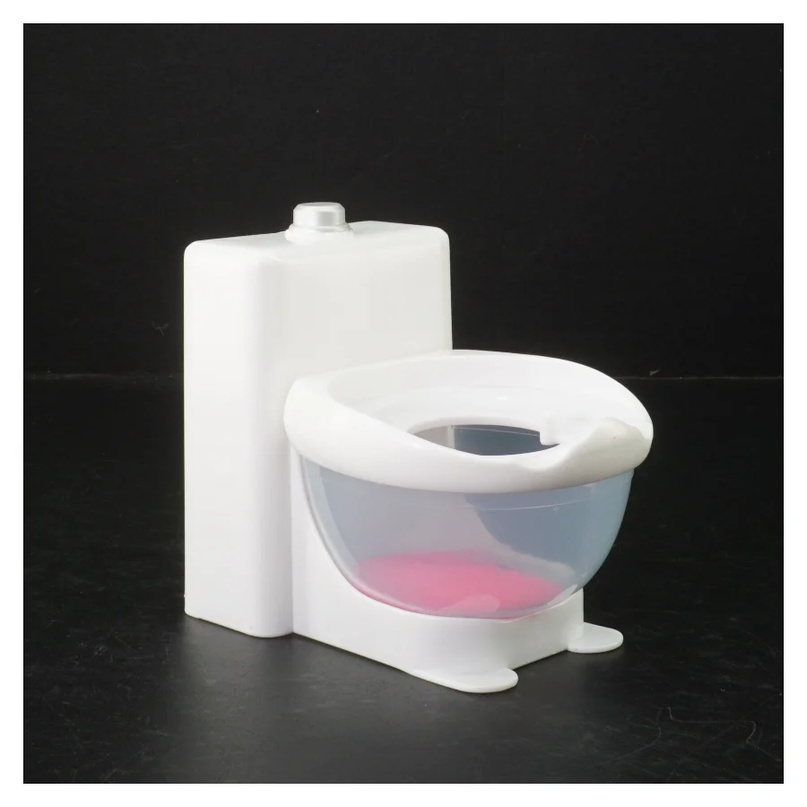 Toilet (str. 14 x. 11,5 cm)