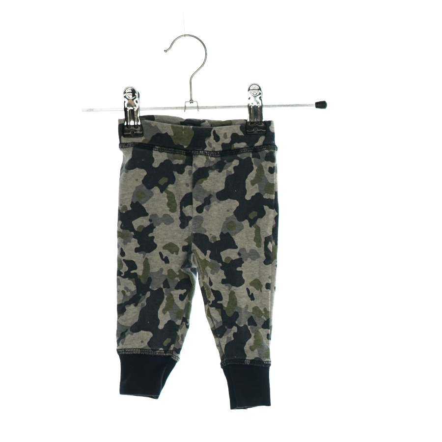 Bukser med print fra Petit (str. 62)