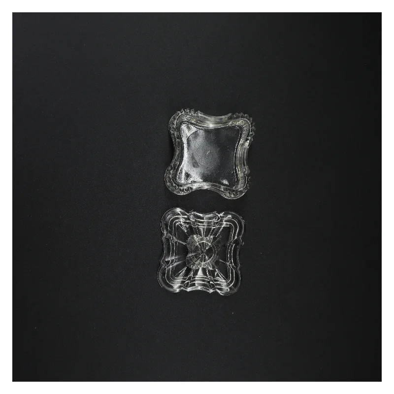 Krystalglas æske med låg (str. 8 x 4 cm)