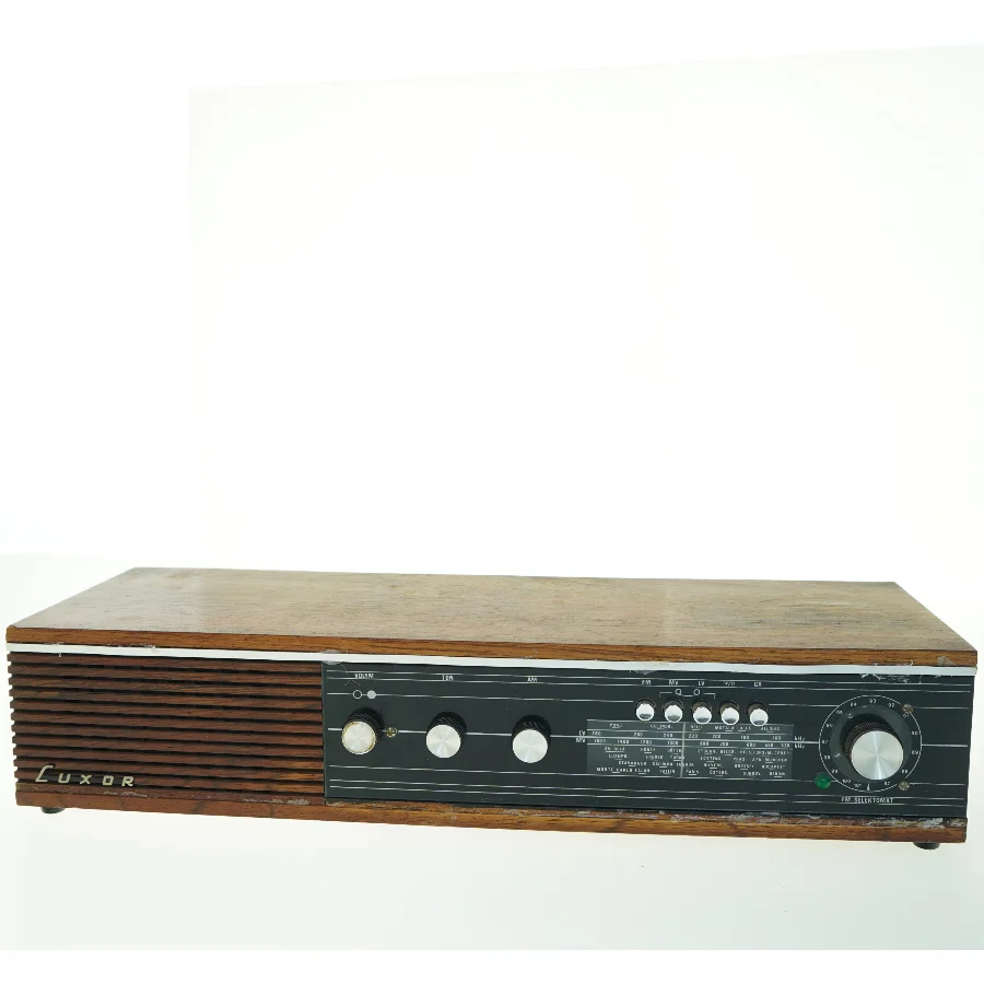 Vintage Luxor radio fra Luxor (str. 54x18x10,5 cm)