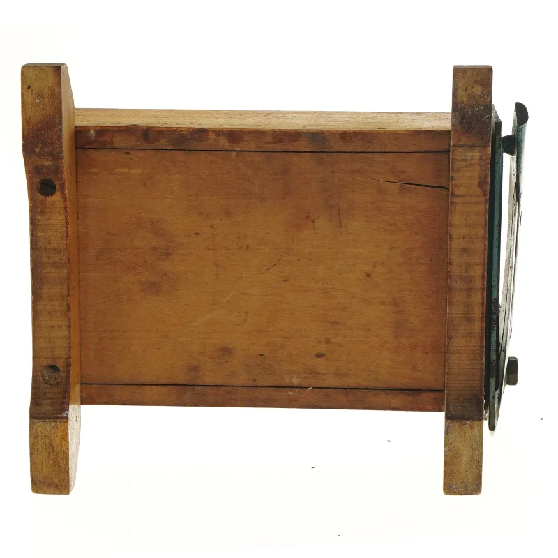 Brødskærer fra Raadvad (str. 25x24x21 cm)