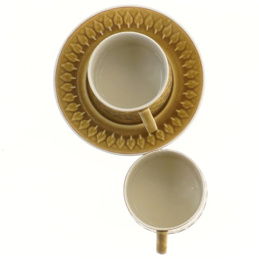 Keramisk kopper og underkop (str. Ø 15 og 8 cm) fra Kronjyden Relief