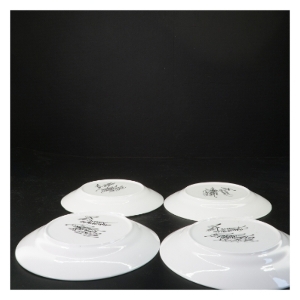 Sæt med 4 dekorerede tallerkener (str. Ø 17 cm)