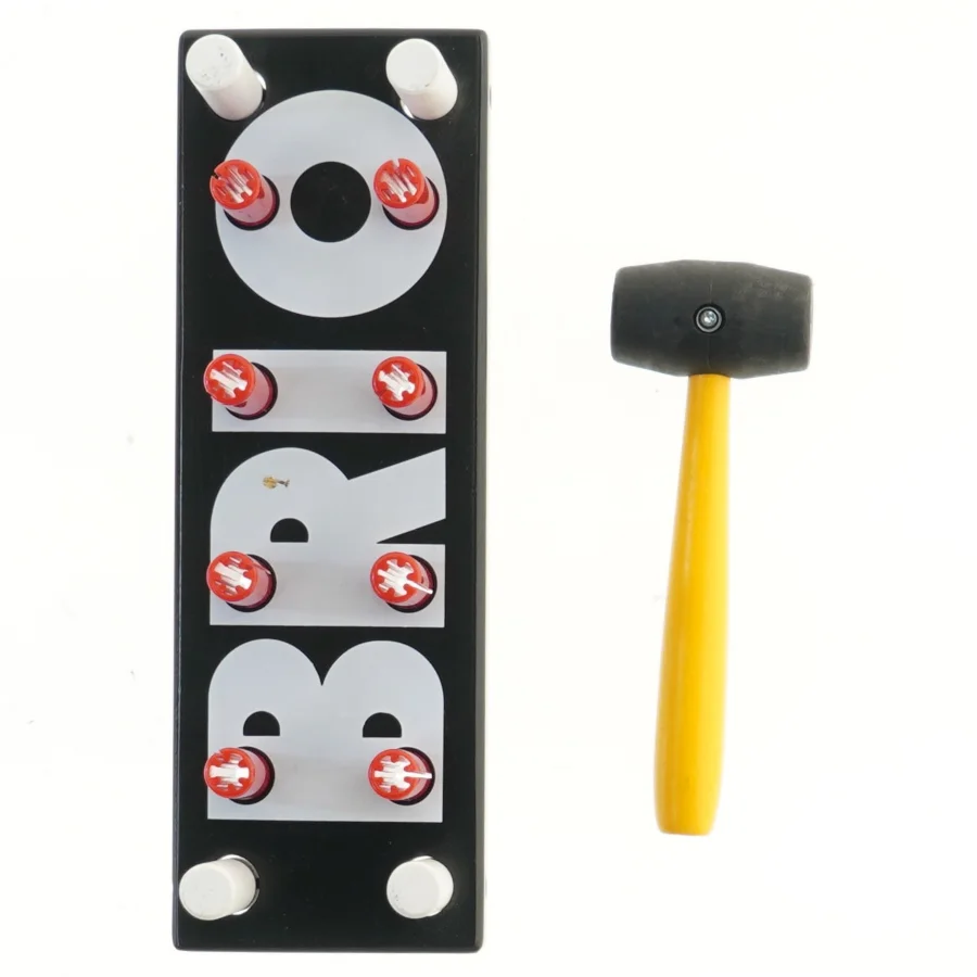 Brio bankerbræt med hammer fra Brio (str. 25x8,5 cm)
