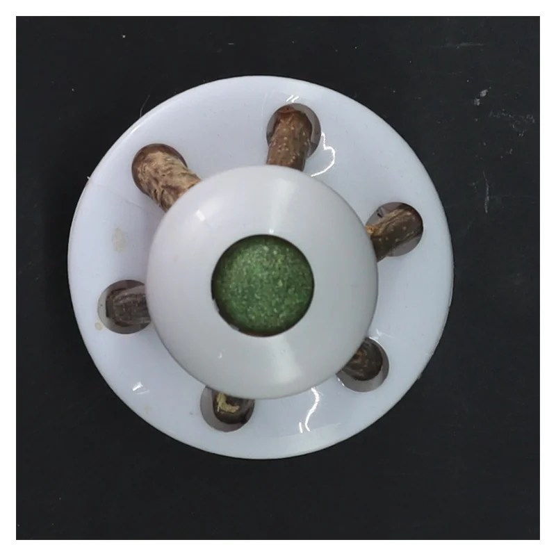 Kattelegetøj med plads til kugle af kattenip (str. 11 cm)