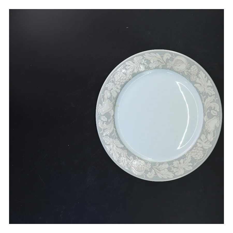 Porcelænstallerken med blomsterkant (str. Ø 26 cm)