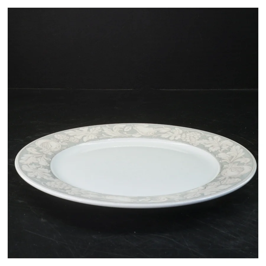 Porcelænstallerken med blomsterkant (str. Ø 26 cm)