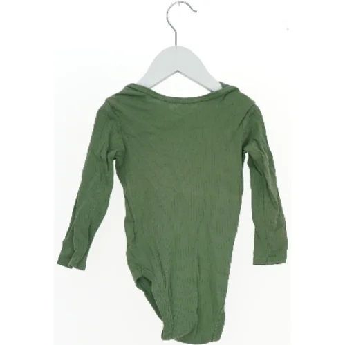 Grøn langærmet bodystocking fra Lupilu (str. 92)