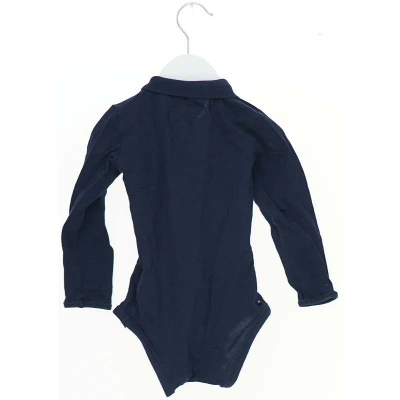 Langærmet bodystocking med krave fra Tommy Hilfiger (str. 86)