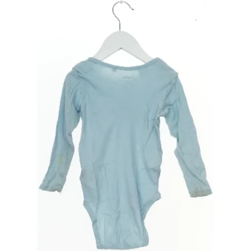 Langærmet lyseblå bodystocking til baby fra Lupilu (str. 92)