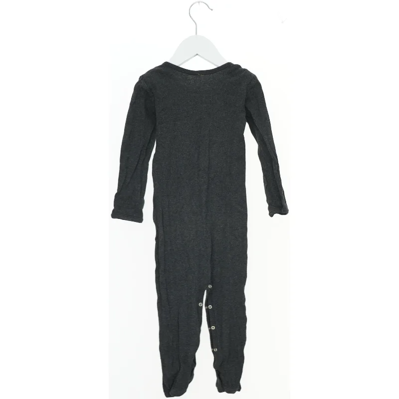 Langærmet heldragt til børn fra Noa Noa (str. 92)