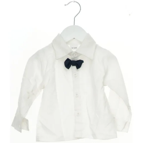 Hvid skjorte med butterfly til baby (str. 80)