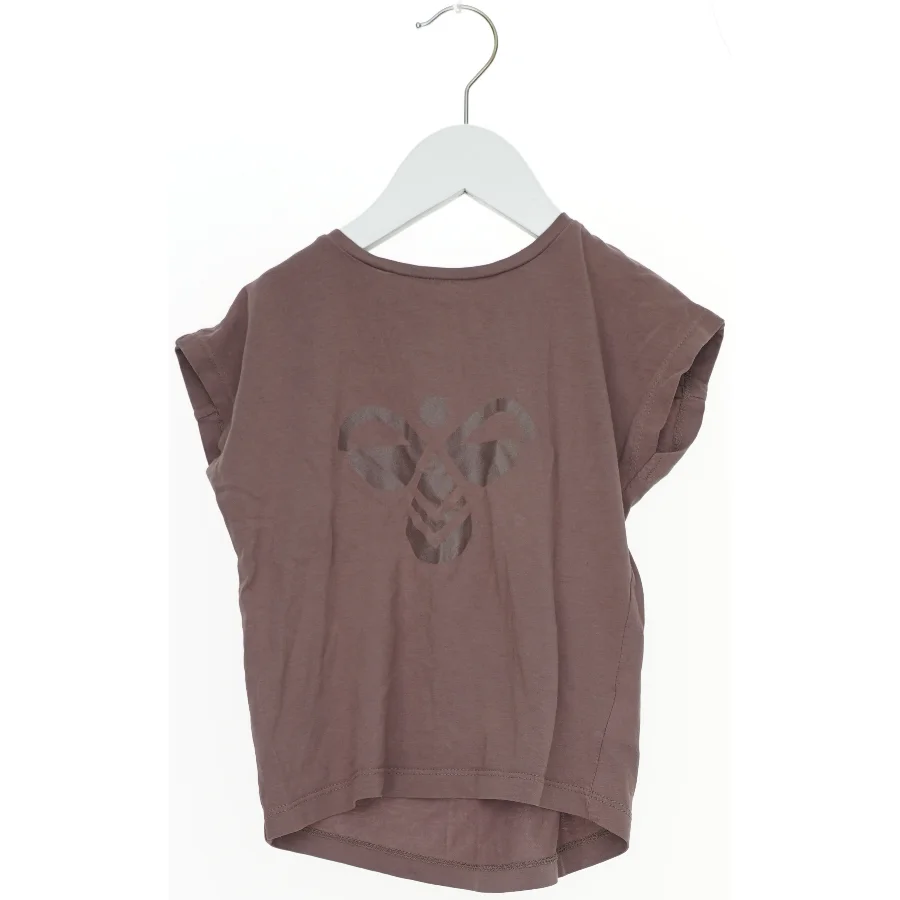 Kortærmet T-shirt med logo fra Hummel (str. 104)