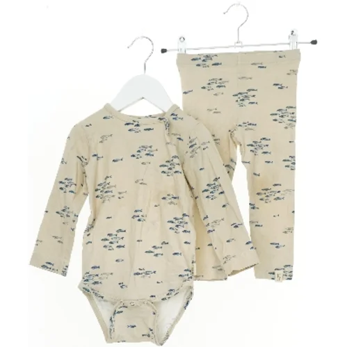 Sæt med fiskemønster fra Petit Piao (str. 86)