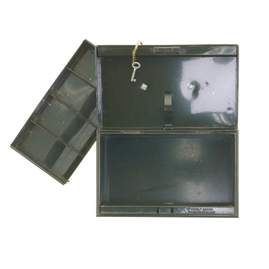 Grøn pengekasse i metal (str. 24 x 14 x 9 cm)