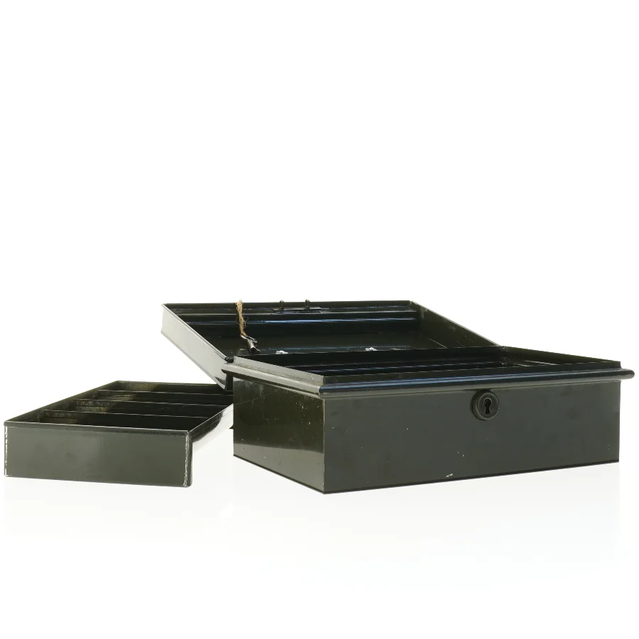 Grøn pengekasse i metal (str. 24 x 14 x 9 cm)
