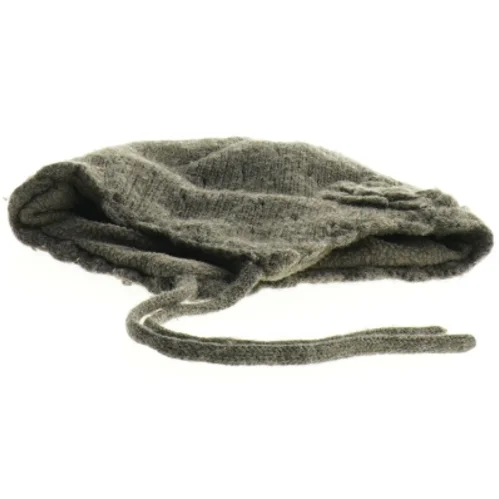 H&M grå vinterhue med rosedekoration fra H&M (str. 74 til 80)