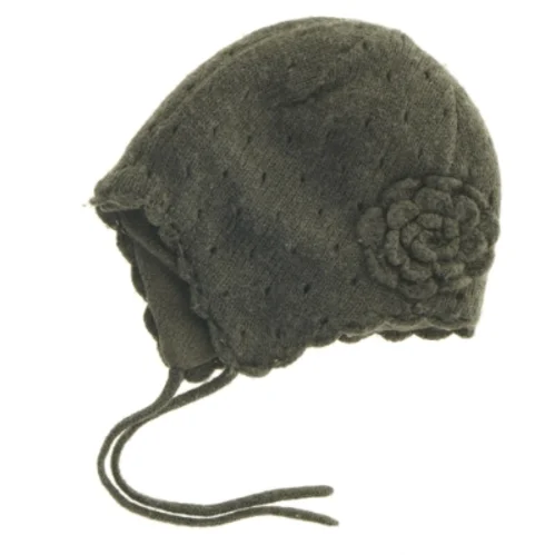 H&M grå vinterhue med rosedekoration fra H&M (str. 74 til 80)