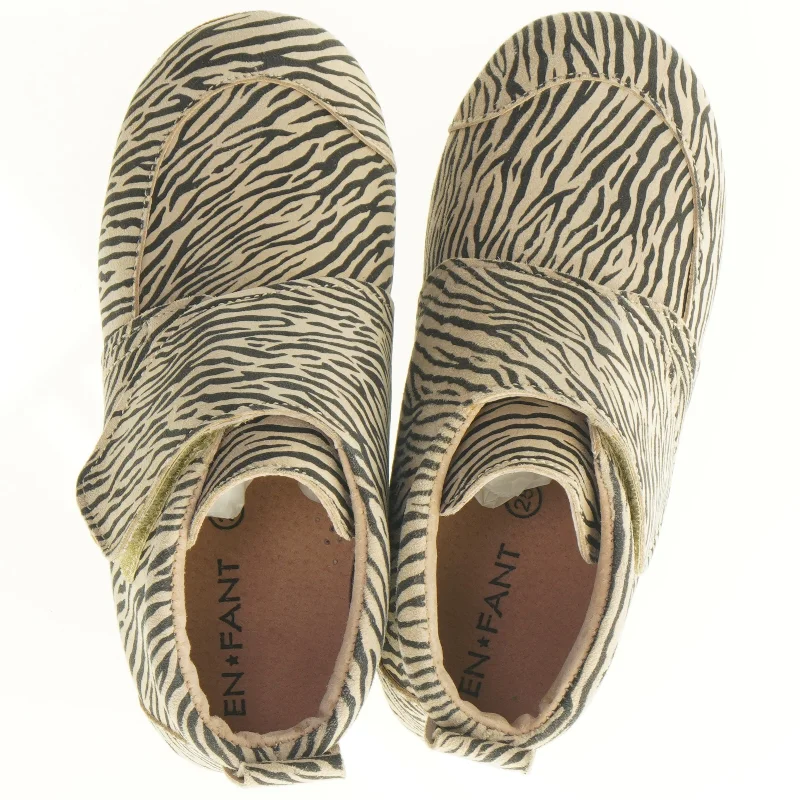 Sko fra Enfant (str. 28)