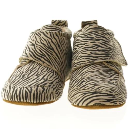 Sko fra Enfant (str. 28)