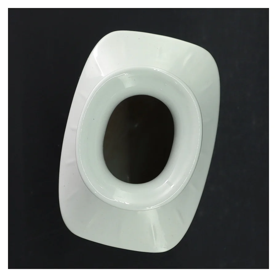 Hvid porcelænsvase fra Rörstrand (str. 23 cm lang. 13 x 8 cm)