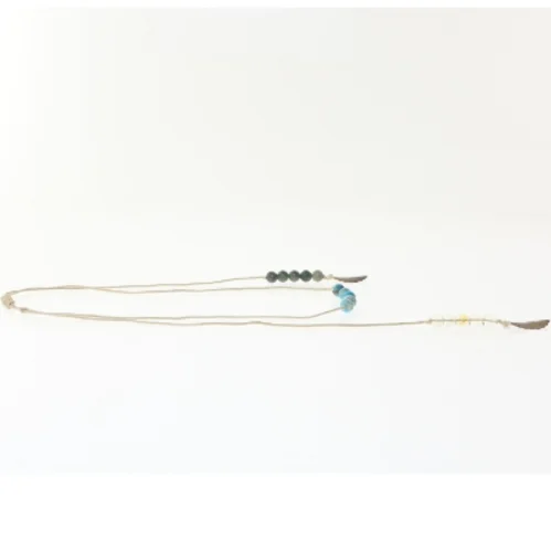 Håndlavet halskæde med perler og blade (str. Så stor den kan være 98 cm)