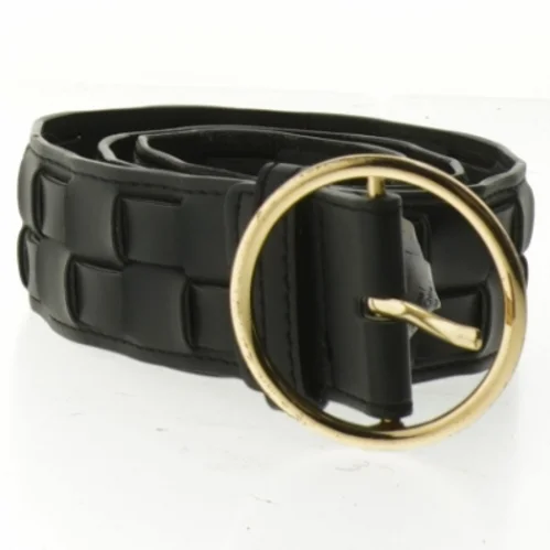 Sort bælte med guldspænde (str. 86 cm)