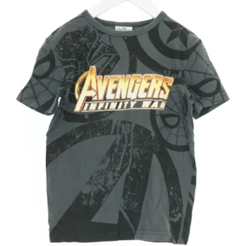 T-Shirt fra Next (str. 116 cm)