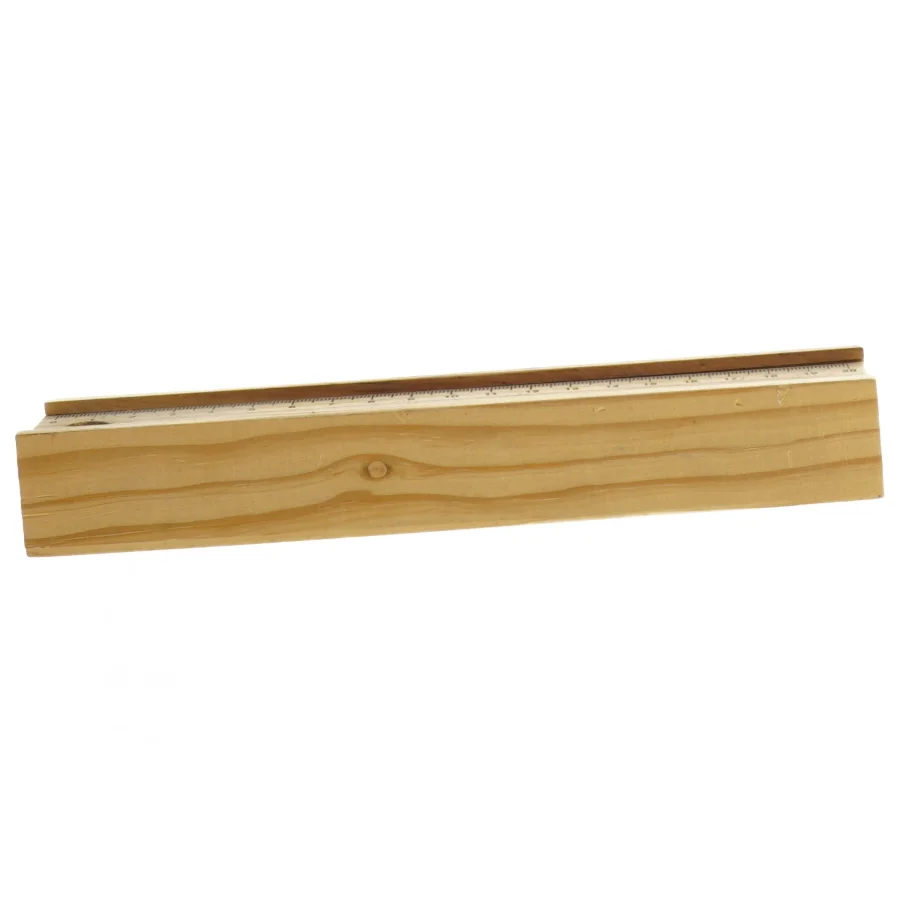 Træ lineal med holder (str. 20 cm)