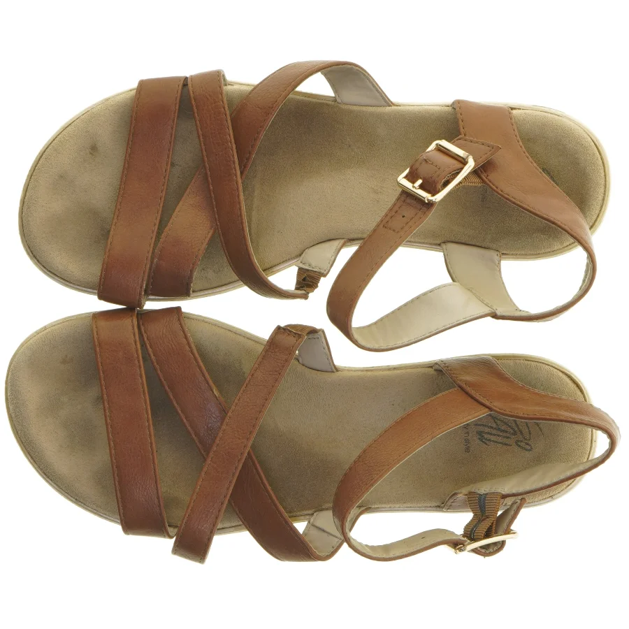 Sandaler med remme fra So All (str. 39 )