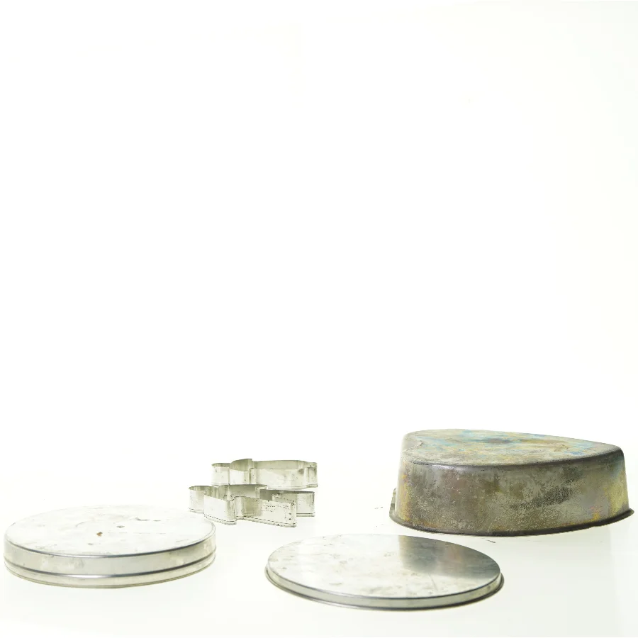 Kageudstikkere og lille kagedåse (str. 15 x 2 cm 22 x 20 cm)