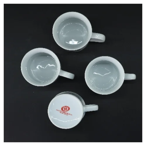 Krus med Hørsholm Folkedanser Forening logo (str. 4 stk Ø 8,5 cm længde 9,5 cm)